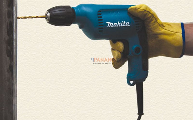 Sử dụng mũi khoan chính hãng của Makita cho máy khoan 6413 để đảm bảo an toàn cho người sử dụng