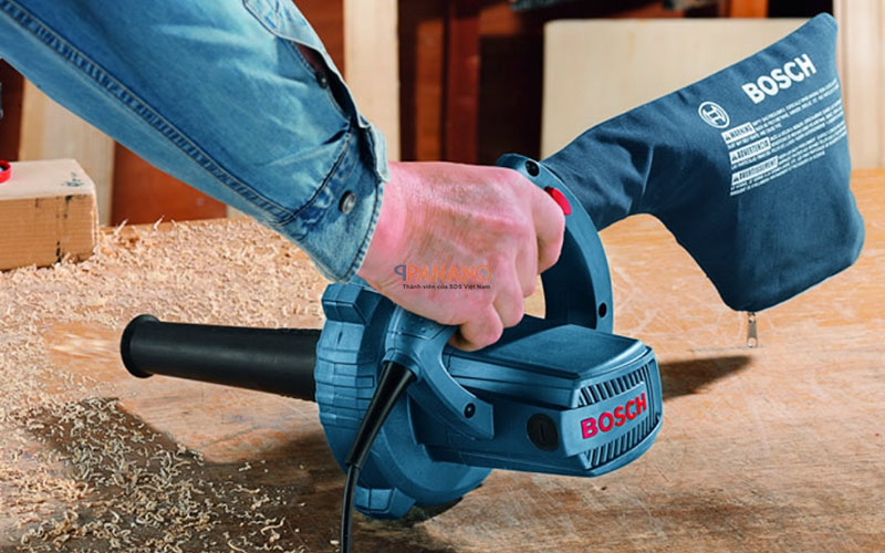 Sử dụng máy thổi Bosch GBL 800 E an toàn, hiệu quả