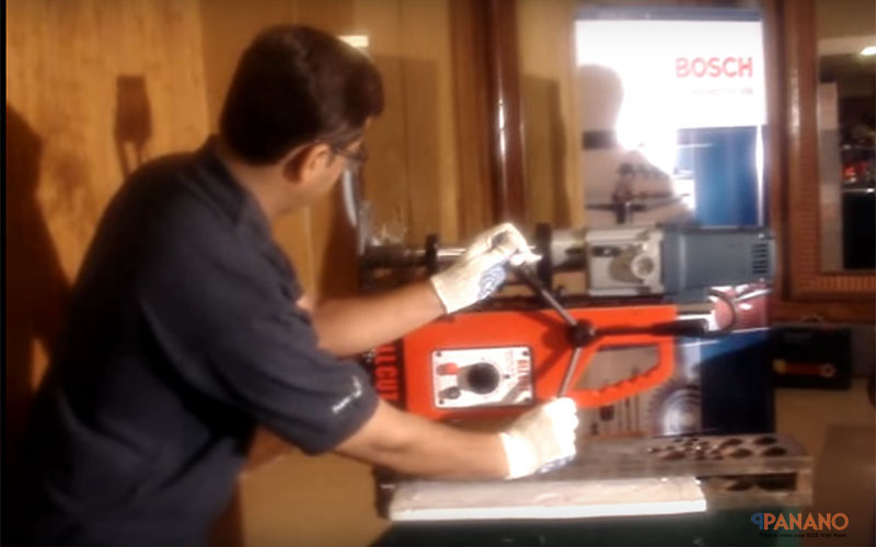 Máy khoan GBM 32-4 mạnh mẽ nhất